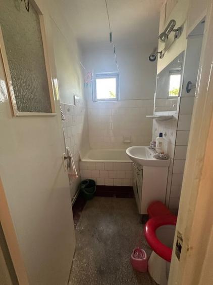 Apartament cu 3 camere decomandat în Obor
