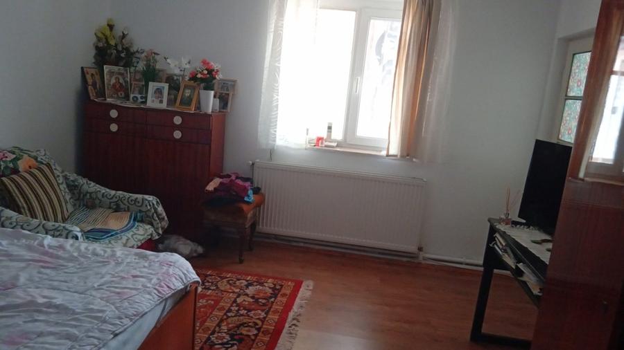 Casă individuală cu 4 camere cu Teren 300 Mp în Fundeni