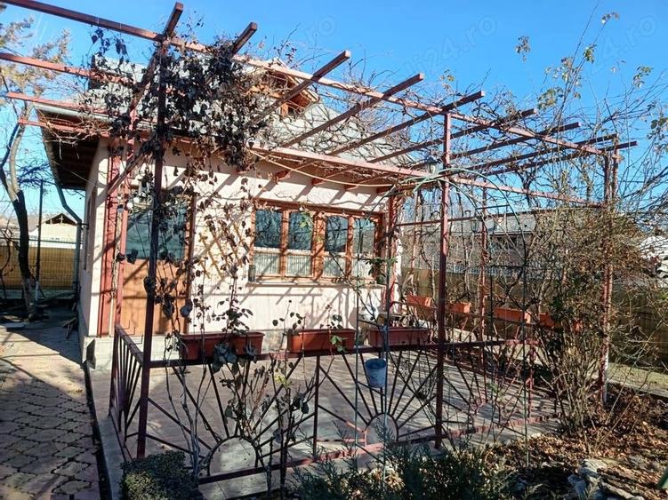 Casă cu 6 camere cu Teren 900 Mp în Pucioasa