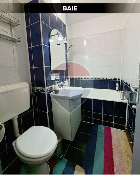 Apartament cu 3 camere semidecomandat, mobilat în Central