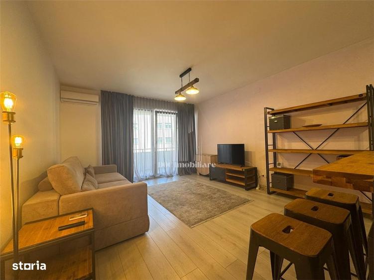 Apartament cu 3 camere decomandat în Tineretului