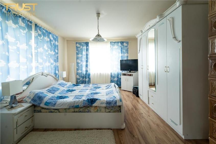 Apartament cu 9 camere semidecomandat în Central