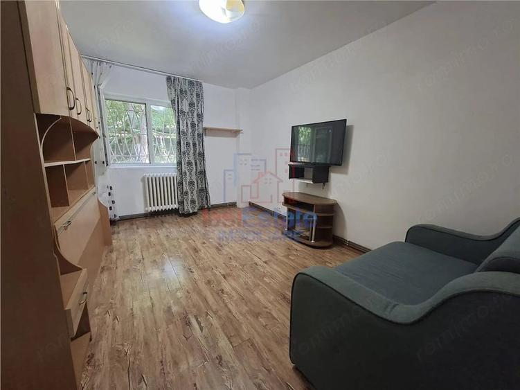Garsonieră decomandată în Filiași