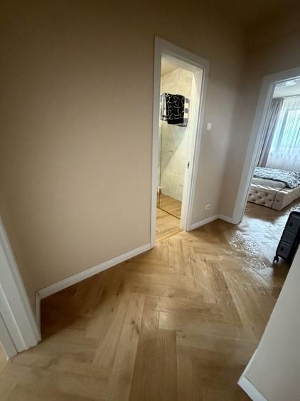 Apartament cu 3 camere decomandat în Sud