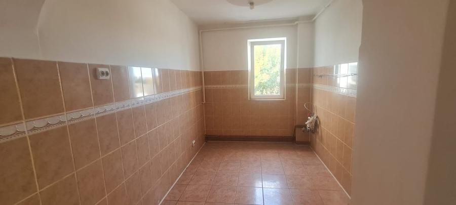 Apartament cu 3 camere în Aurel Vlaicu