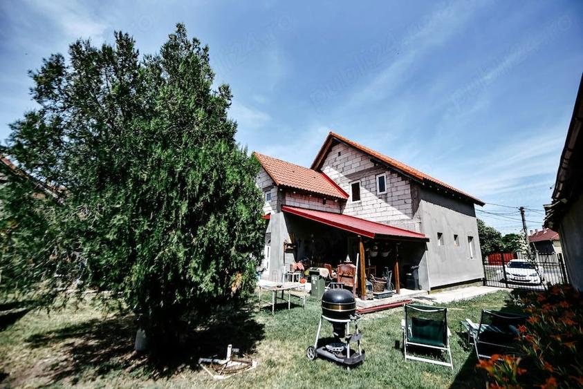 Casă cu Teren 1800 Mp în Pișchia