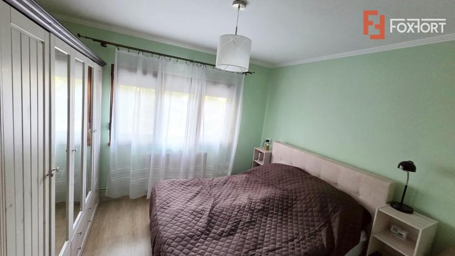 Apartament cu 3 camere decomandat, mobilat în Torontalului