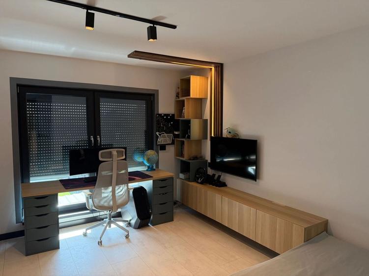 Duplex cu 5 camere cu Canalizare în Dumbrăvița