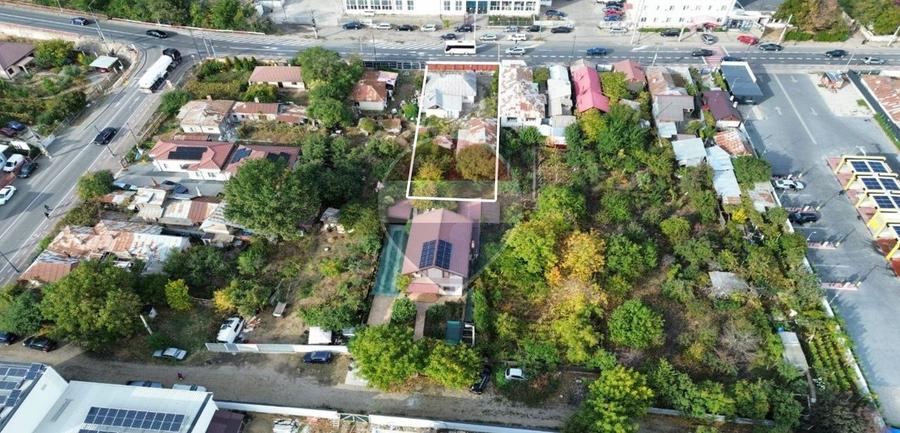 Casă individuală cu 7 camere cu Teren 873 Mp în Obor