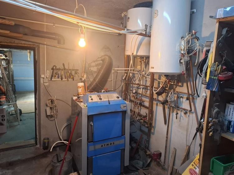 Casă cu 4 camere în Valea Lupului