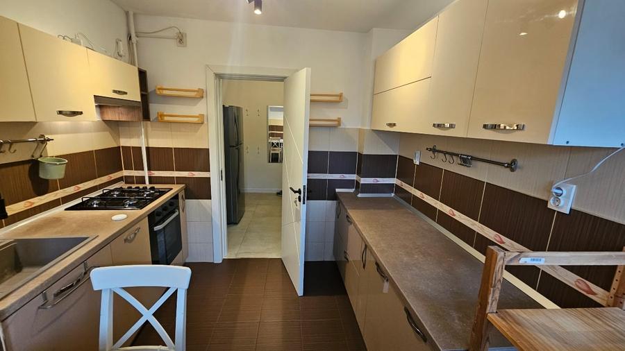 Apartament cu 2 camere decomandat, mobilat în Decebal