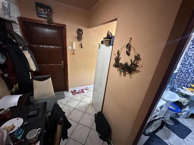 Apartament cu 2 camere nedecomandat în Girocului