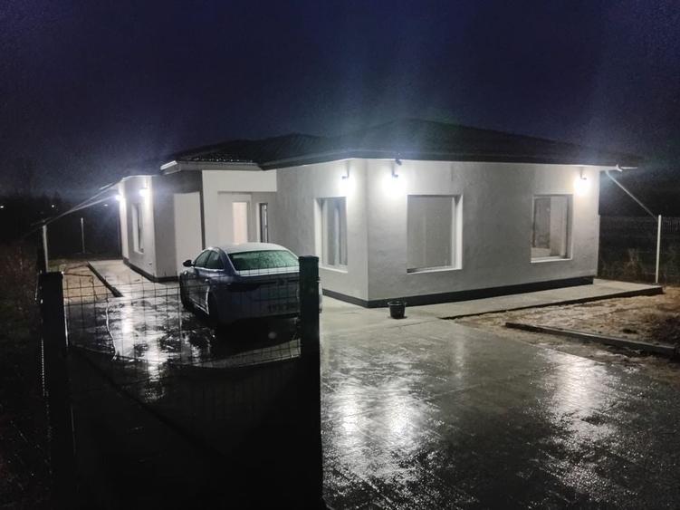 Casă cu 3 camere în Mogoșești
