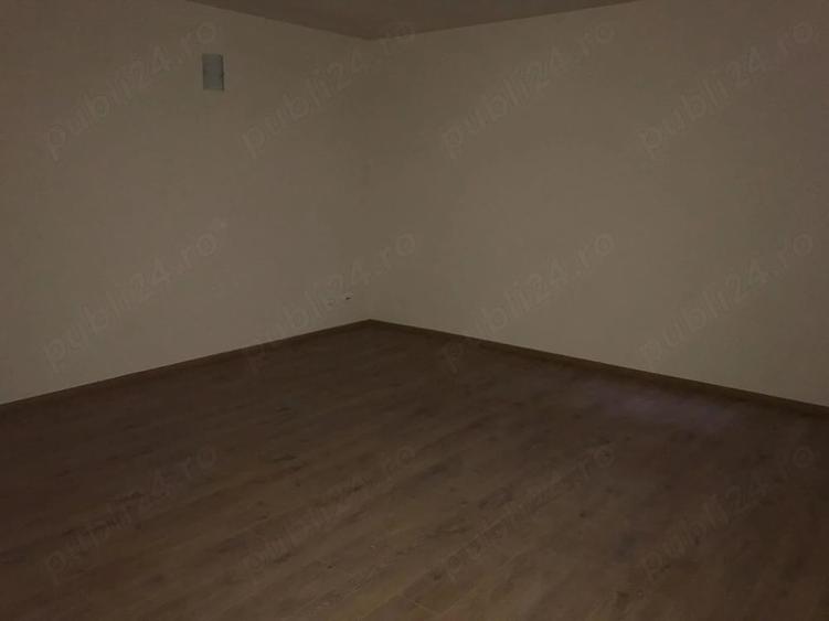 Spațiu comercial, de 16 mp, în P-ța Unirii