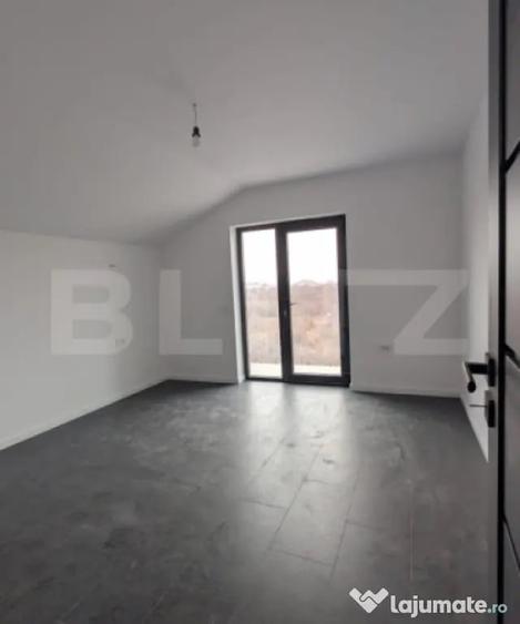 Casă cu 7 camere cu Teren 588 Mp în Priseaca