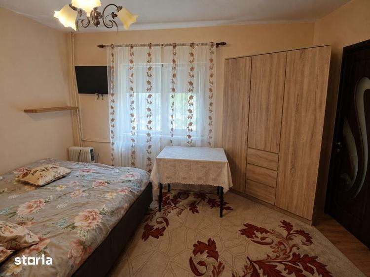 Apartament cu 2 camere semidecomandat în Craiovița Nouă