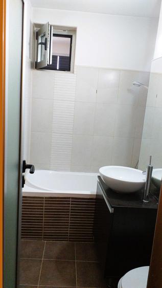 Apartament cu 2 camere semidecomandat în Colentina