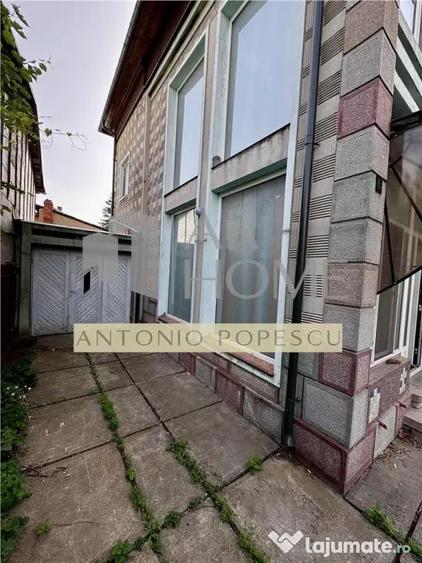 Casă cu 3 camere cu Canalizare în Central