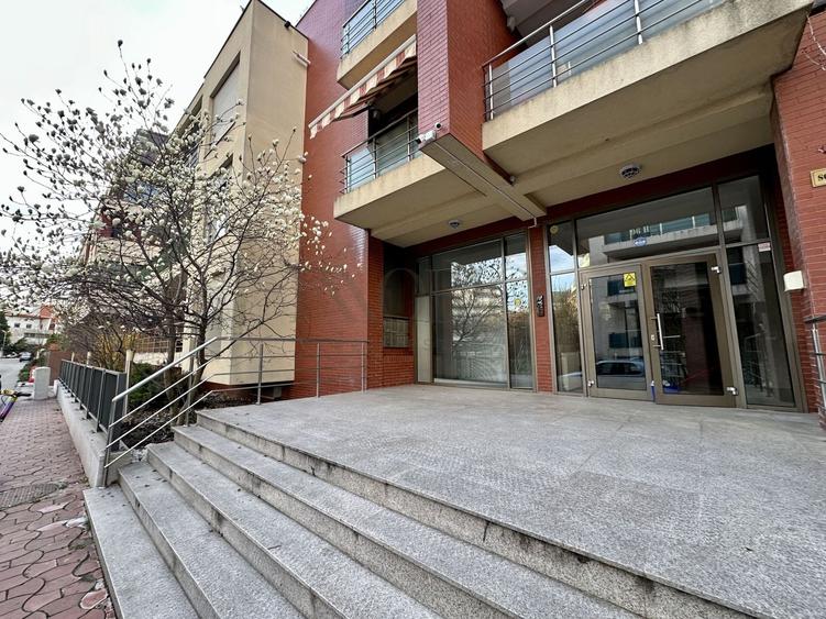 Apartament cu 3 camere, mobilat în Herăstrău