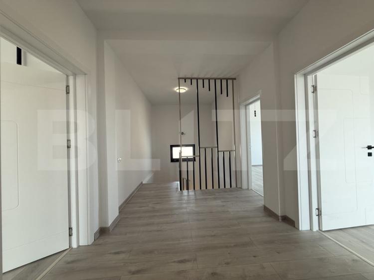Casă cu 5 camere cu Teren 490 Mp în Sud