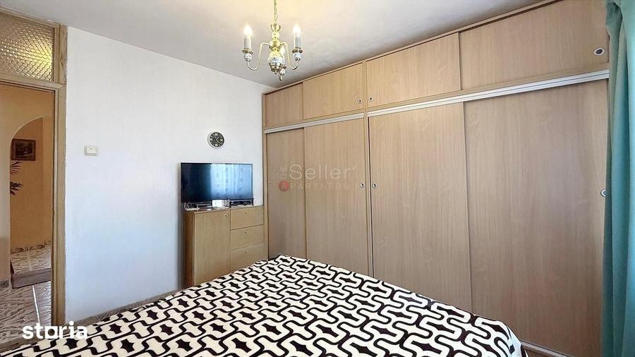 Apartament cu 3 camere în Florilor