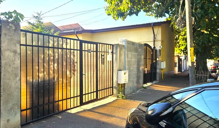 Casă cu 6 camere cu Canalizare în ICIL