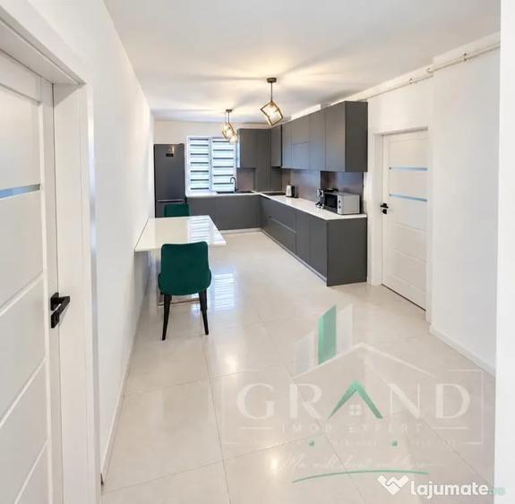 Apartament cu 3 camere semidecomandat în Florești