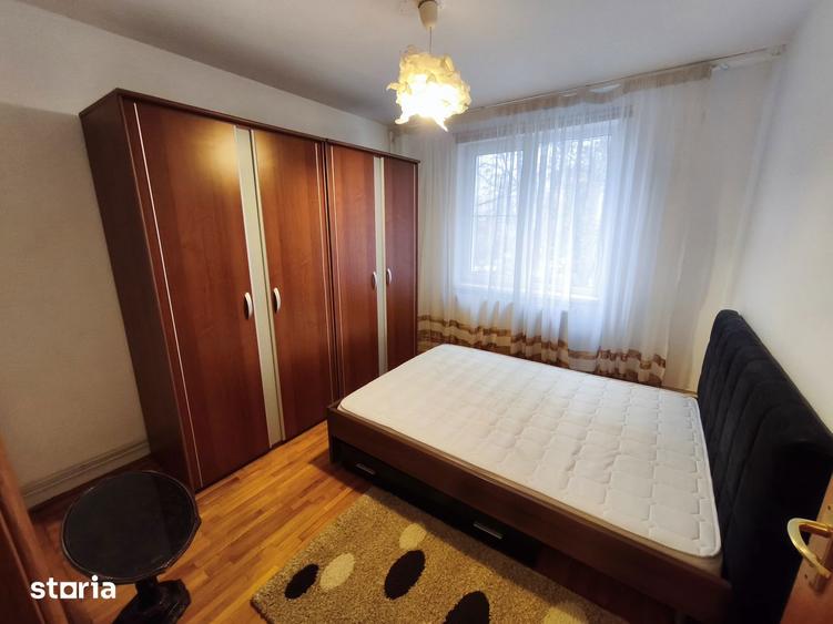 Apartament cu 3 camere semidecomandat în Rahova