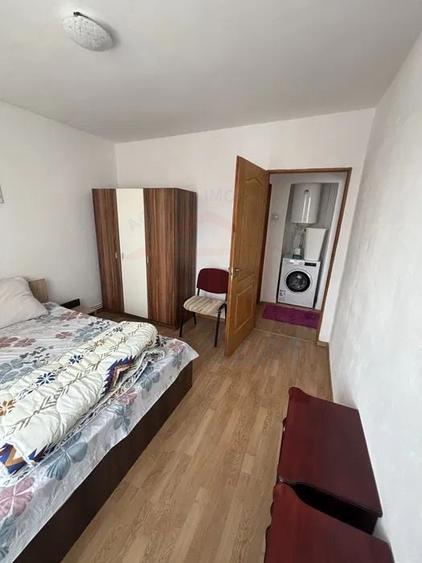 Apartament cu 3 camere semidecomandat în Ultracentral
