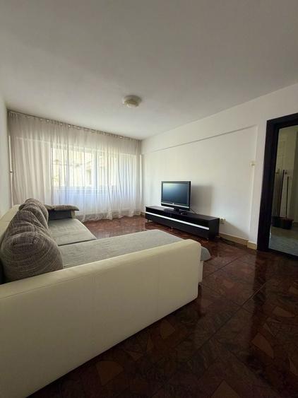 Apartament cu 3 camere decomandat în Trivale