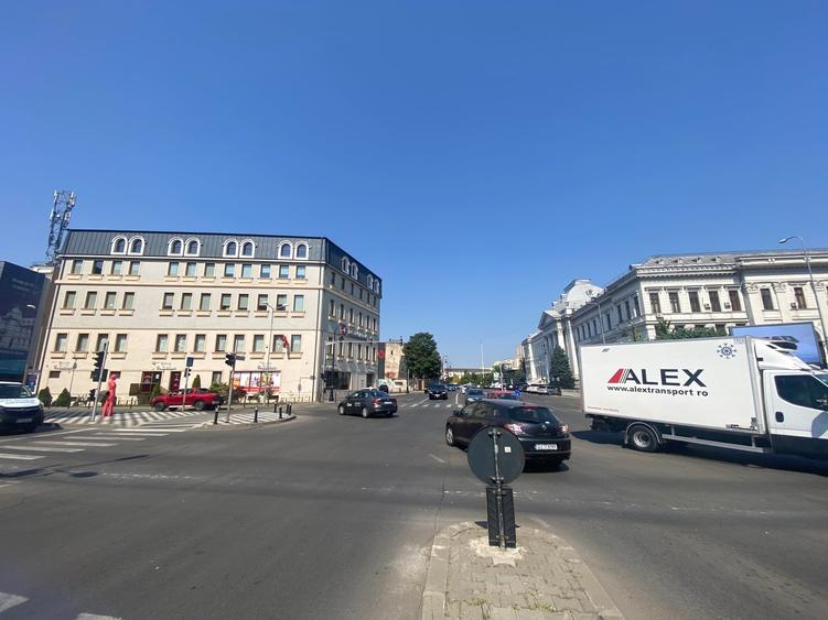 Spațiu comercial, de 500 mp, în Central