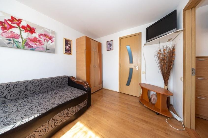 Apartament cu 2 camere nedecomandat în Tractorul