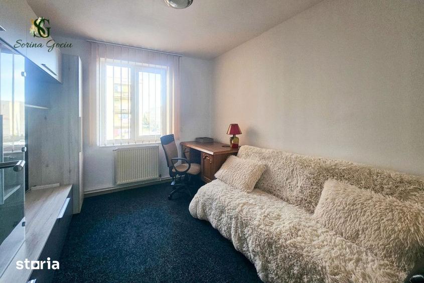 Apartament cu 3 camere decomandat, mobilat în Tractorul