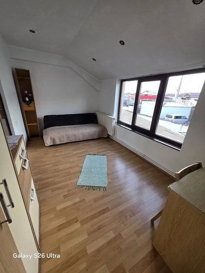 Casă cu 4 camere cu Teren 20 Mp în Craiovei