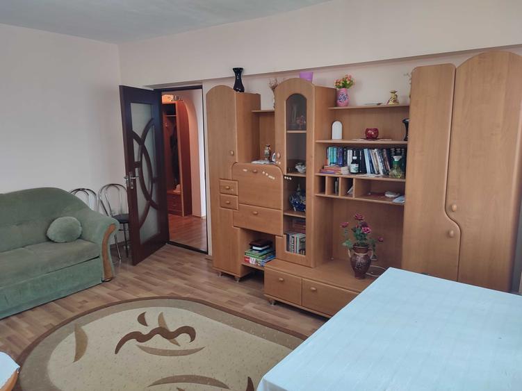 Apartament cu 2 camere decomandat în Radu Negru