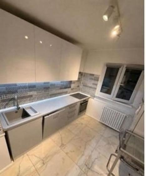 Apartament cu 3 camere decomandat în Basarabia