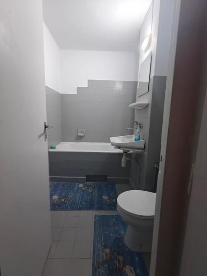 Apartament cu 3 camere decomandat în Dosu Bricii