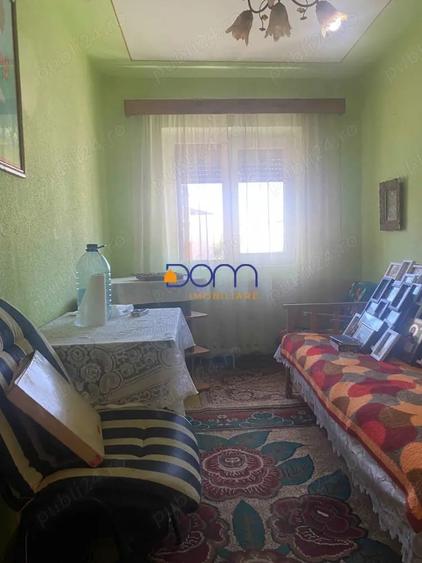 Apartament cu 4 camere decomandat în Central