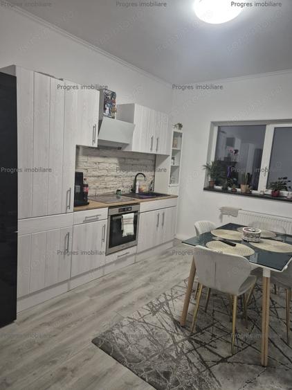 Casă cu 3 camere cu Teren 370 Mp în Dumbrăvița
