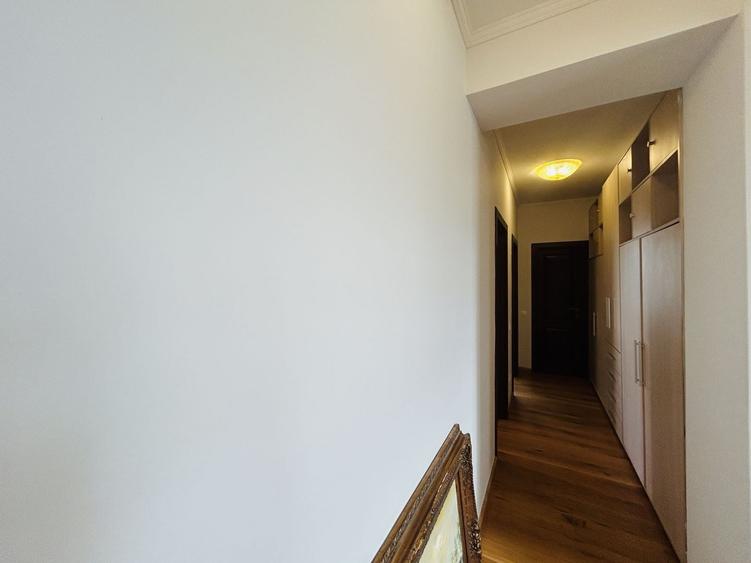 Apartament cu 4 camere în Hipodrom 1