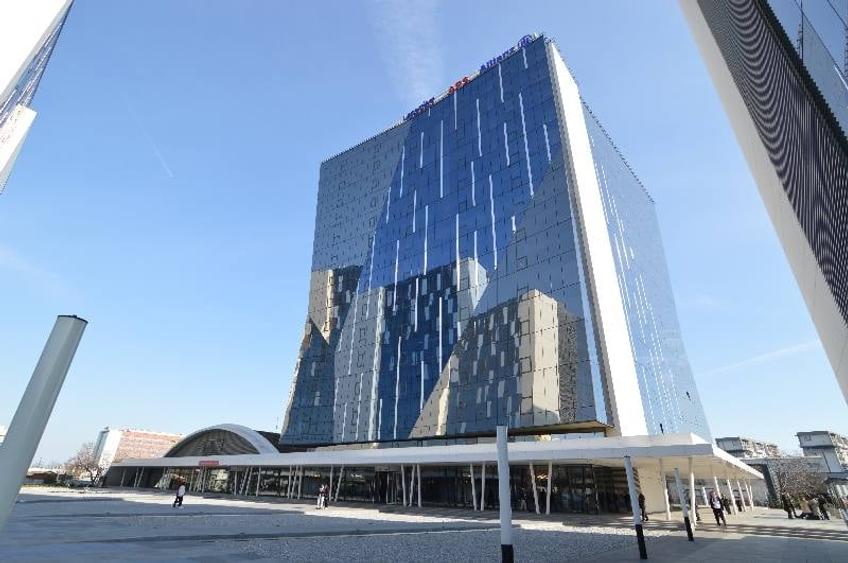 Birou, de 430 mp, în Aviației