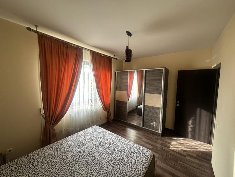 Casă individuală cu 5 camere cu Canalizare în Independenței