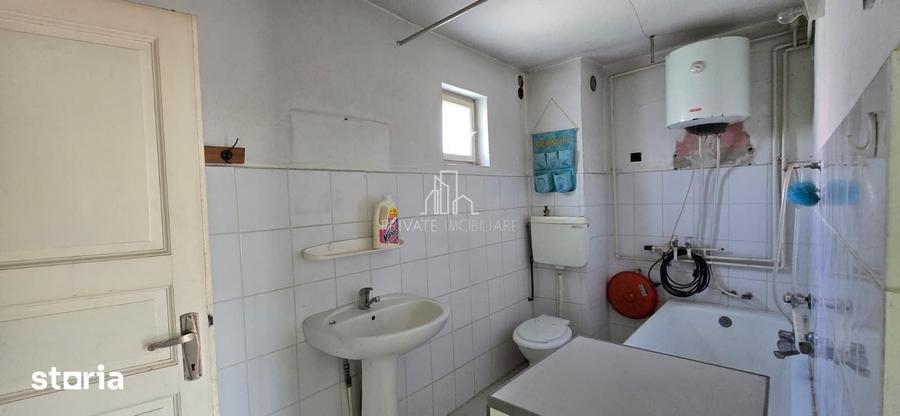 Casă cu 3 camere cu Teren 250 Mp în Bunești