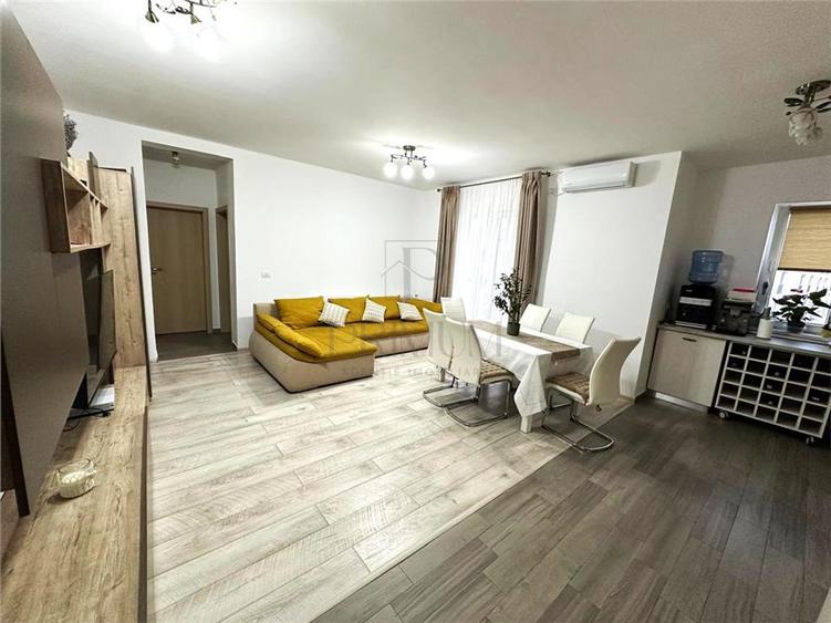 Apartament cu 3 camere decomandat, mobilat în Giroc