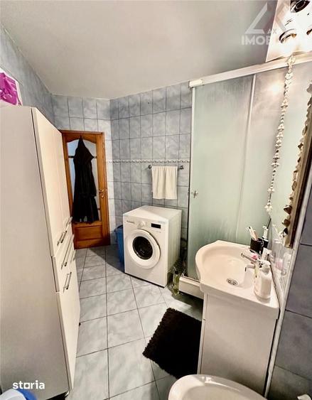 Apartament cu 3 camere decomandat în Canta