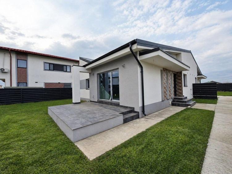 Casă cu 3 camere cu Teren 250 Mp în Tunari