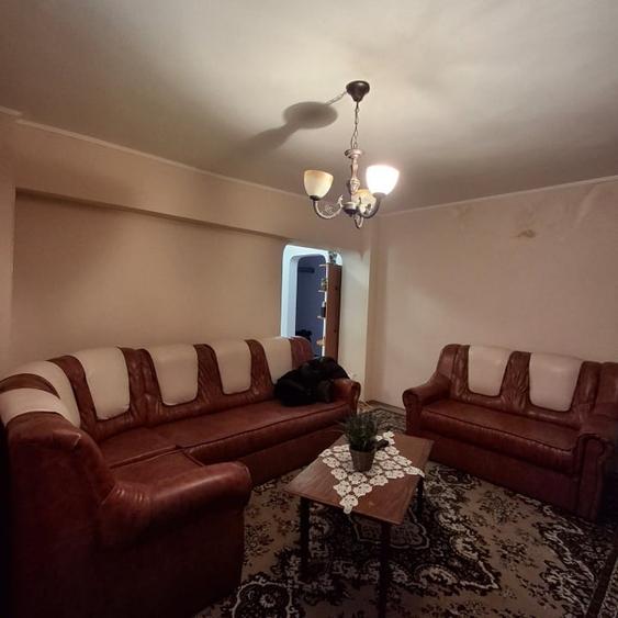 Apartament cu 4 camere decomandat, mobilat în Măgurele