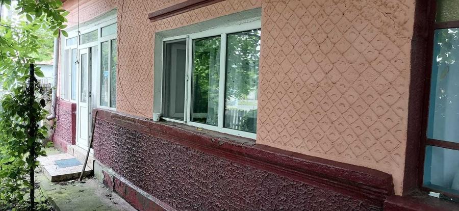 Casă cu 4 camere în Naipu