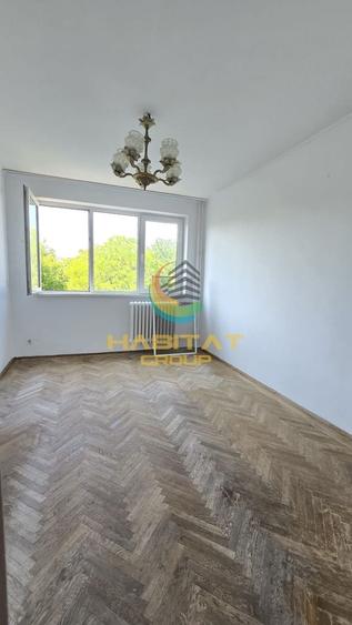 Apartament cu 3 camere decomandat în Berceni