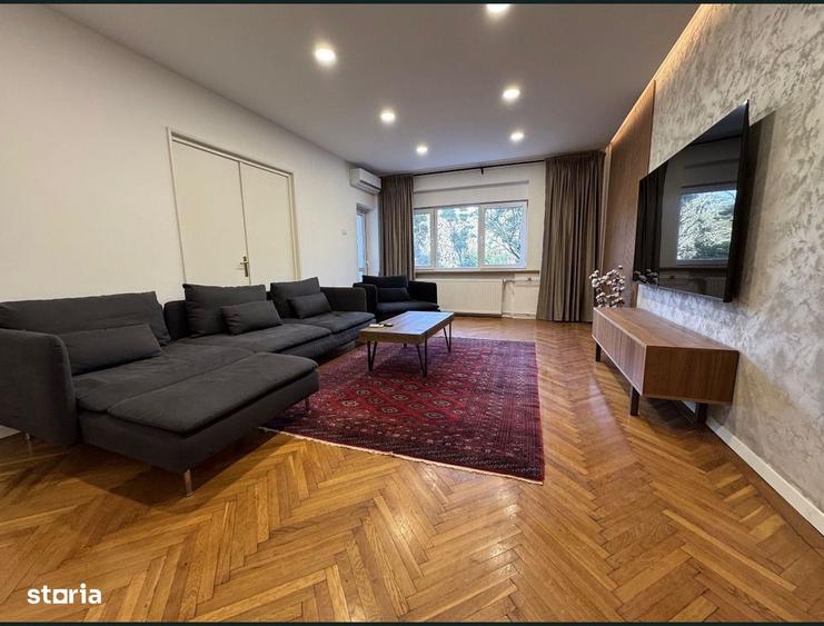Apartament cu 4 camere decomandat, mobilat în Băneasa